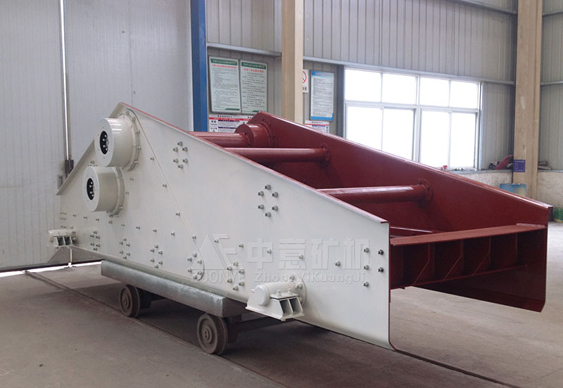 直線振動(dòng)篩設(shè)備實(shí)拍