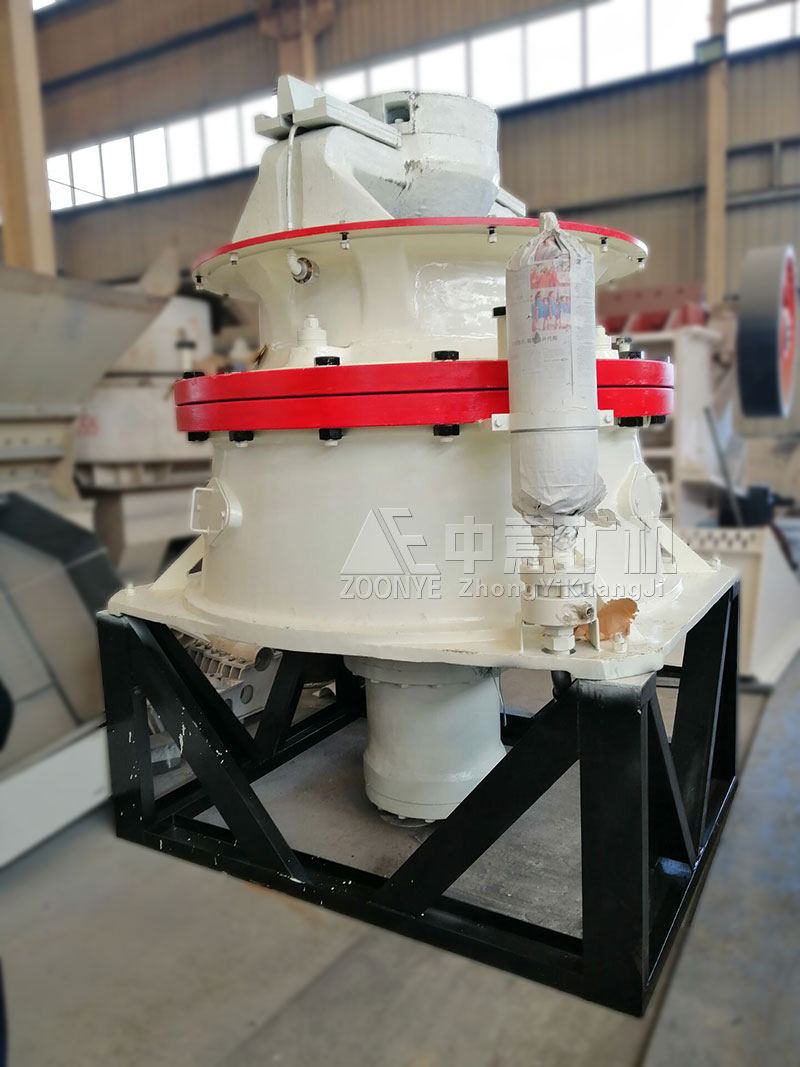 底部單缸圓錐破車間實(shí)拍