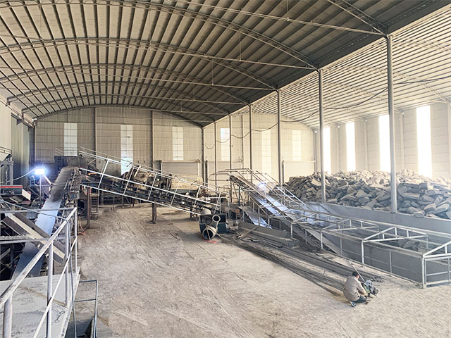 河南鞏義大型石料生產(chǎn)線現(xiàn)場設(shè)備運行穩(wěn)定