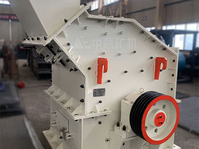 高效細(xì)碎機(jī)發(fā)往江蘇泰興石料廠助力石灰石破碎生產(chǎn)線