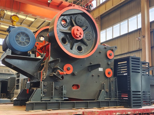 再掀砂石狂潮！中意JC110顎式破碎機裝載發(fā)貨