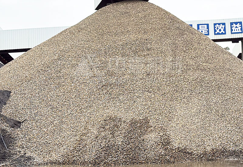 篩分出的細(xì)沙 篩分出的細(xì)沙