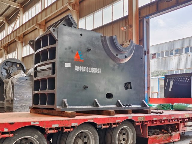 鄭州中意PE900×1060顎式破碎機(jī)發(fā)貨啟程河北